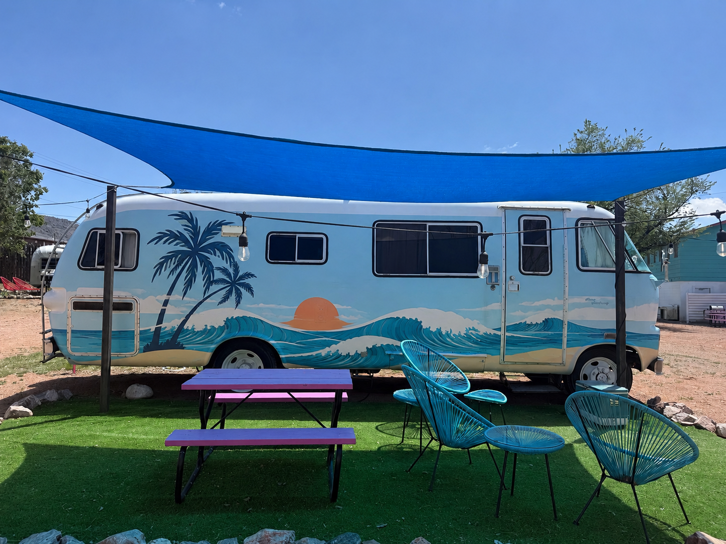 Starlite Vintage Resort – A 1960s Time-Capsule