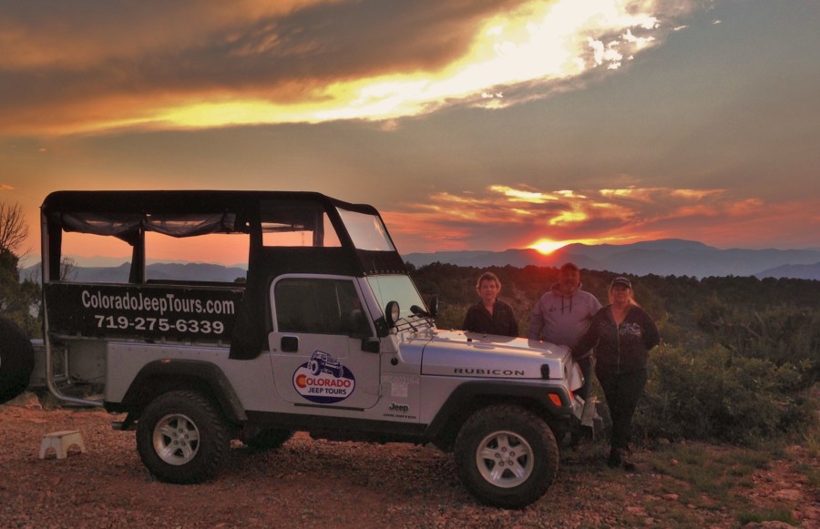 3-people-on-Sunset-Silver-jeep-Royal-Gorge